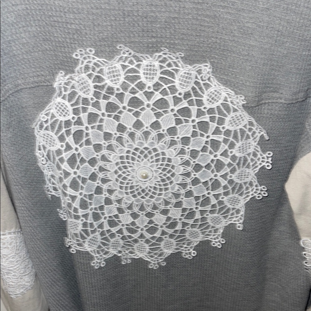 POL Gray and Cream Textured Shirt - Picture 4 of 5